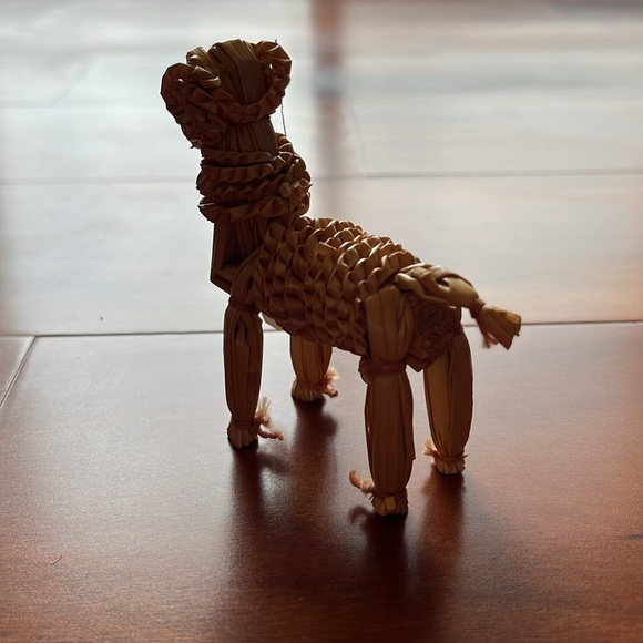 Hand Crafted Animal Figurine - Picture 4 of 6